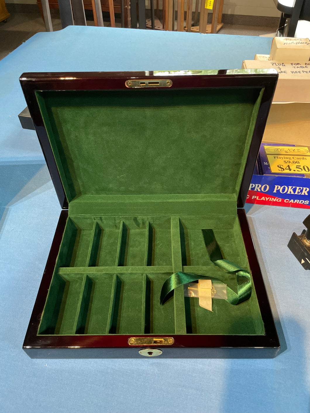 50% off Poker chip case