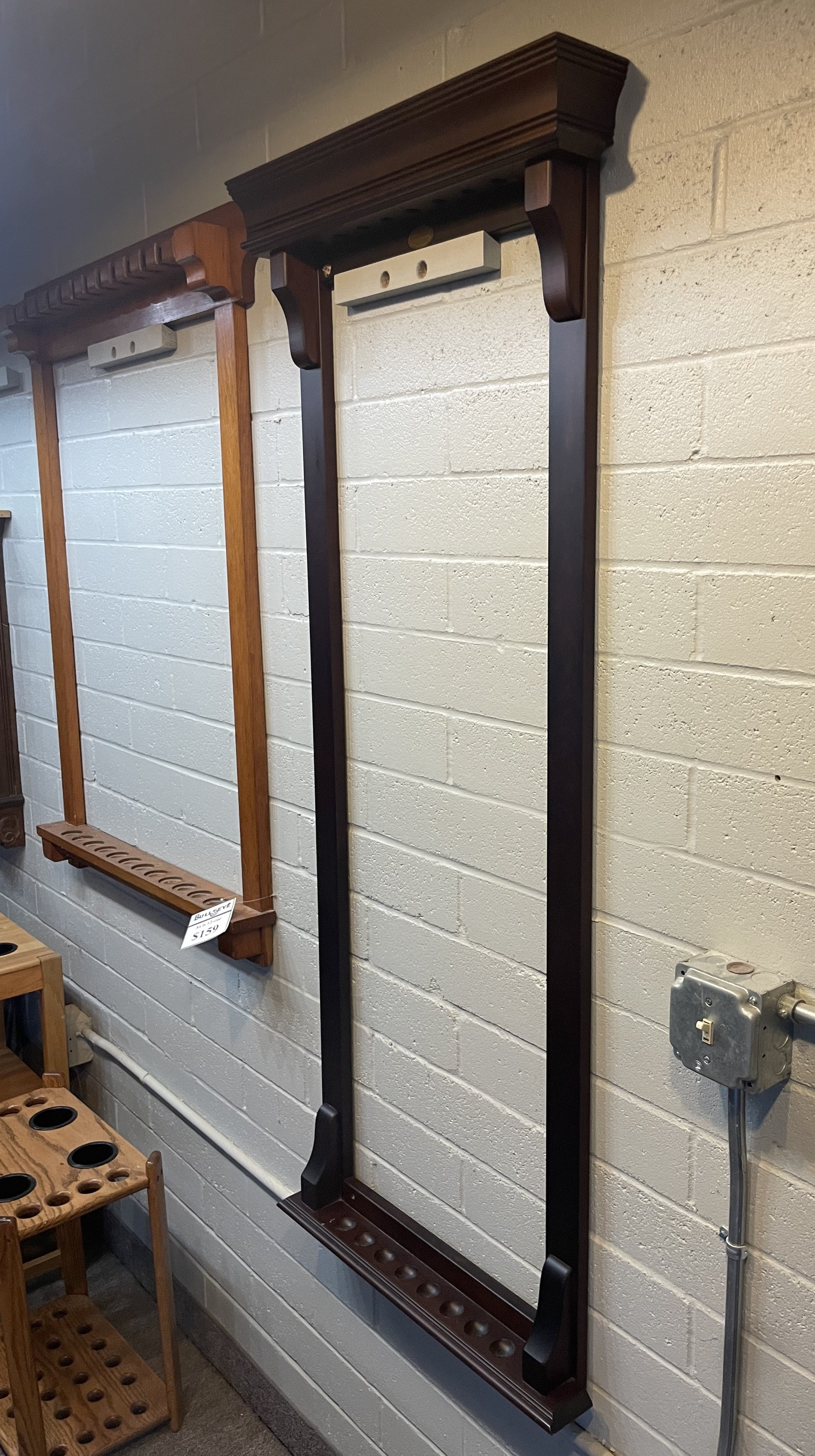 Olhausen 8 cue wall rack