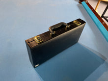 Marion 300ct case