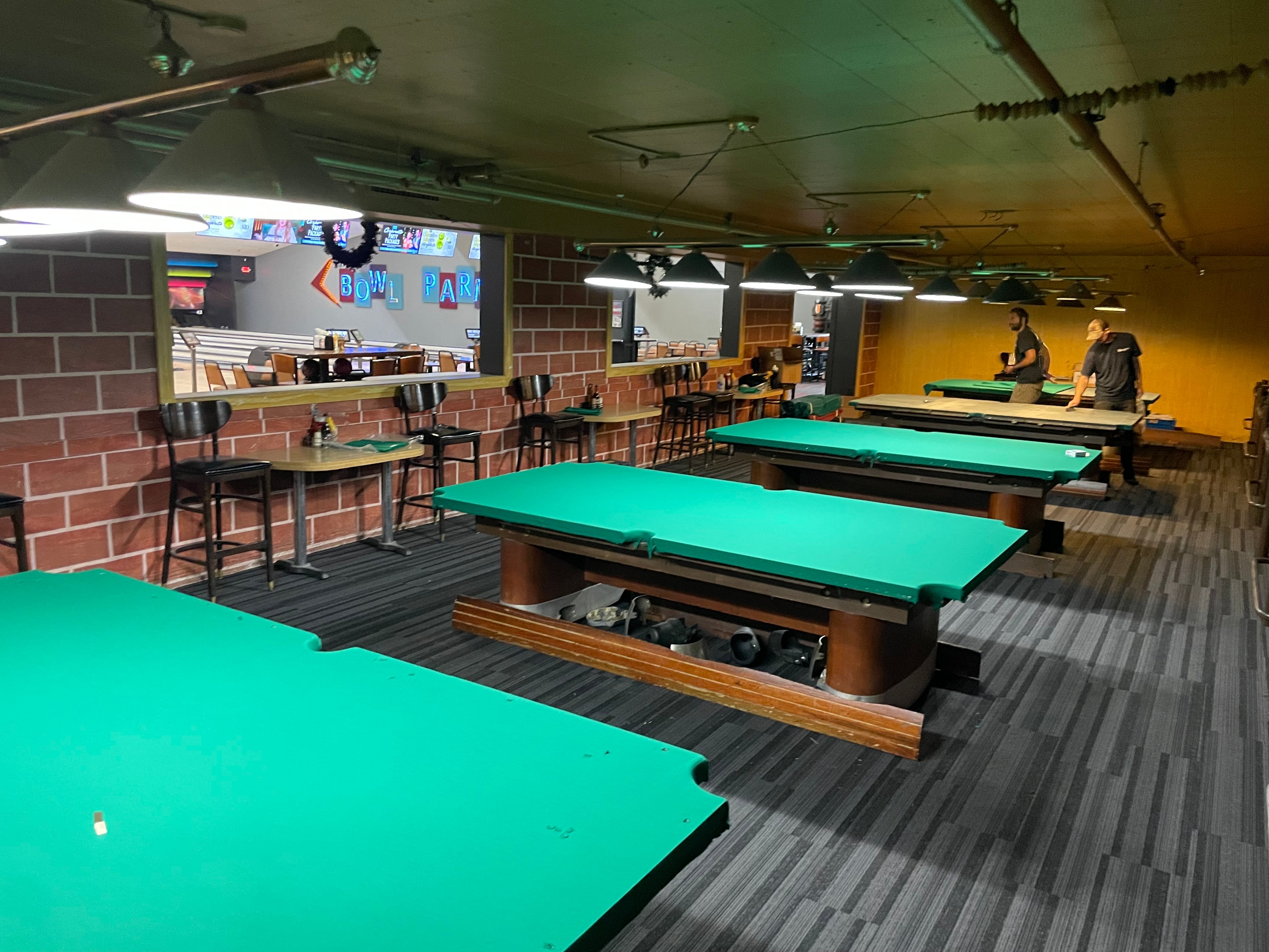 Disassemble Pool Tables