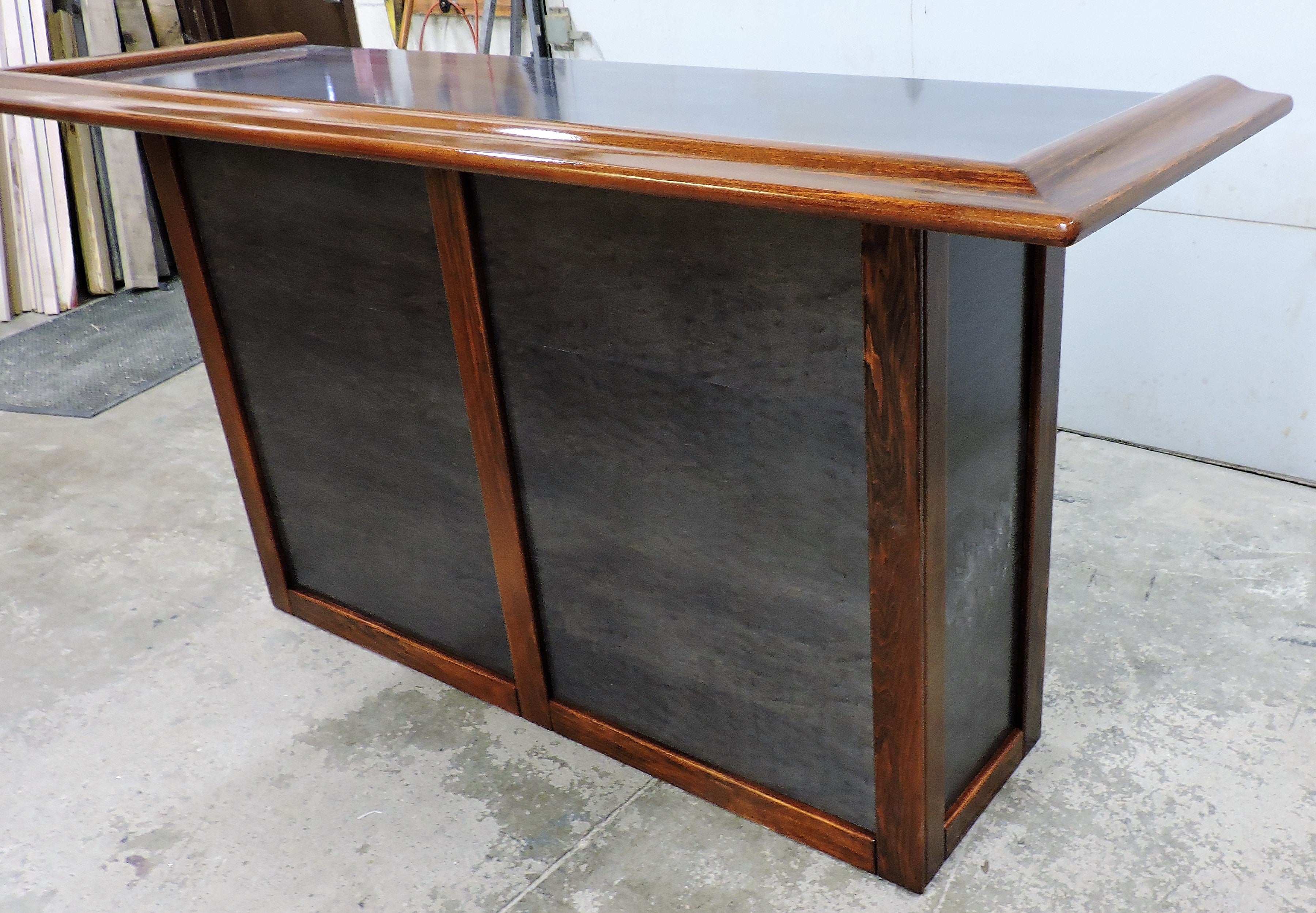 #12 Grey Bar
