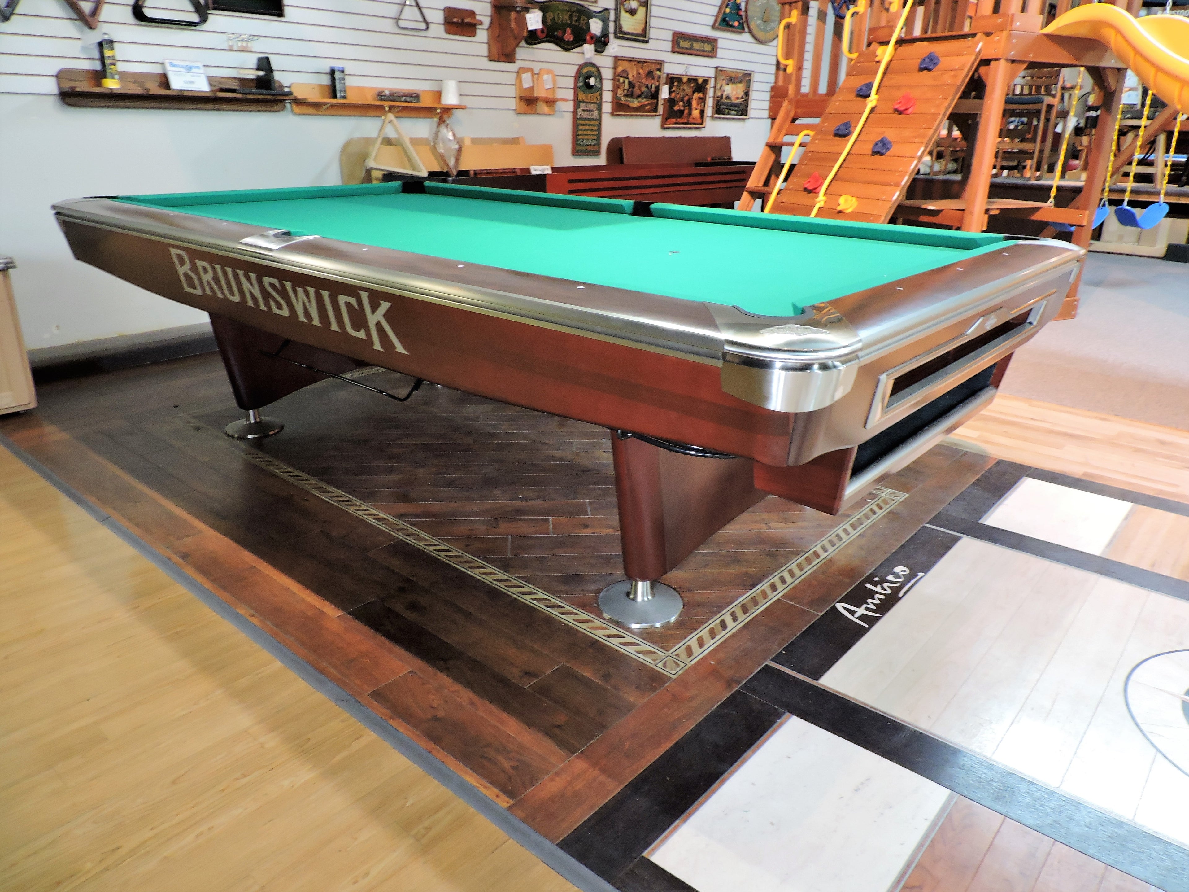 Brunswick Gold Crown V