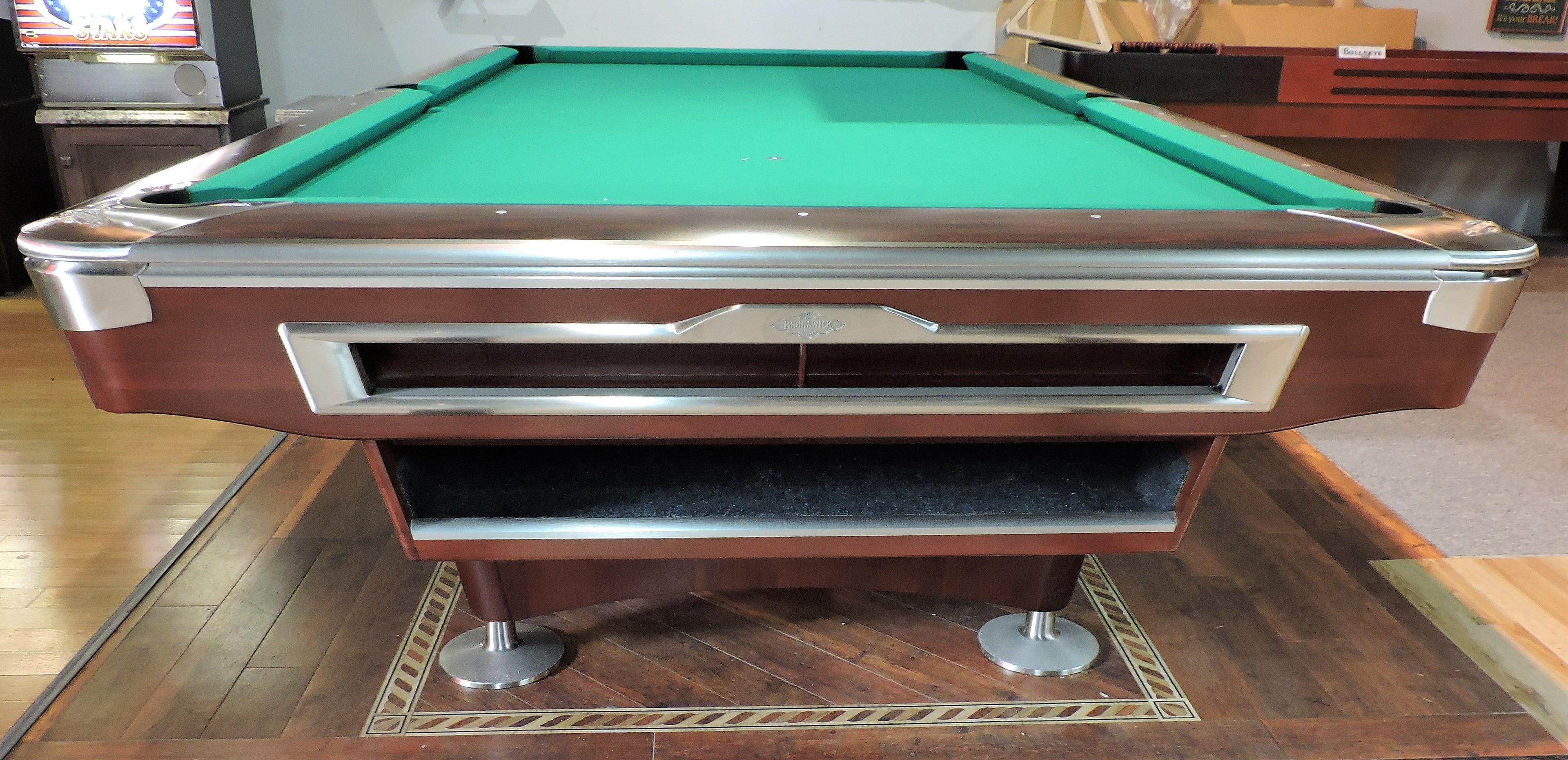 Brunswick Gold Crown V