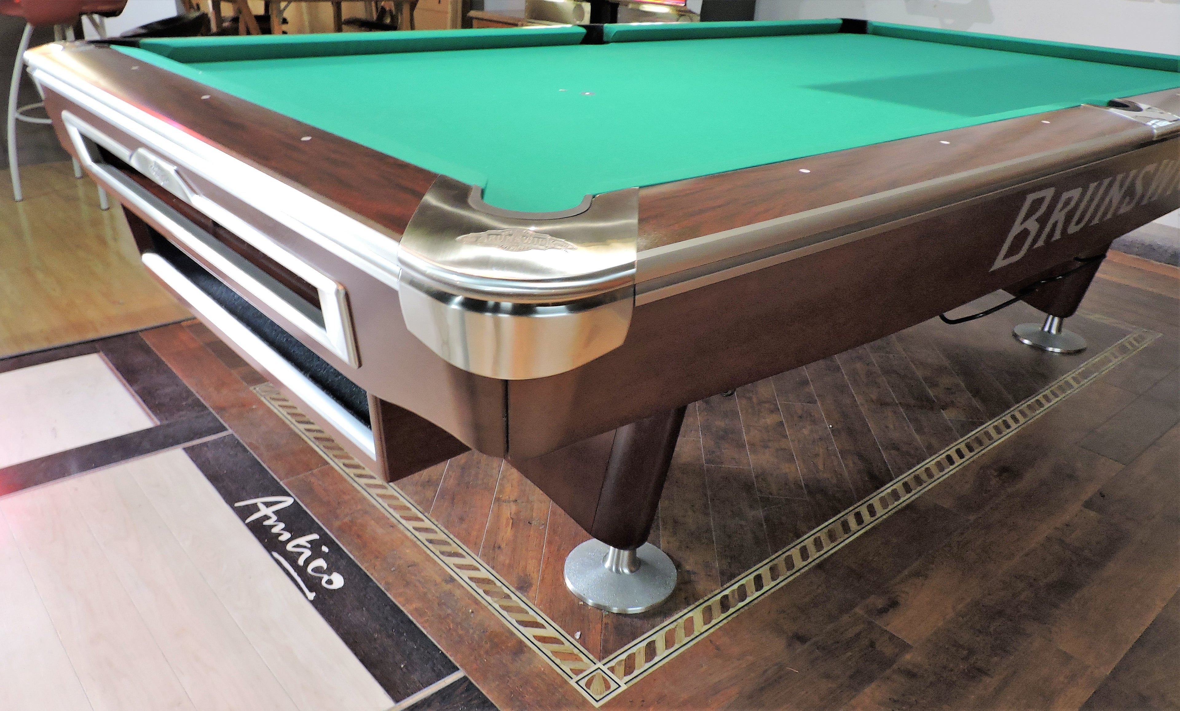 Brunswick Gold Crown V