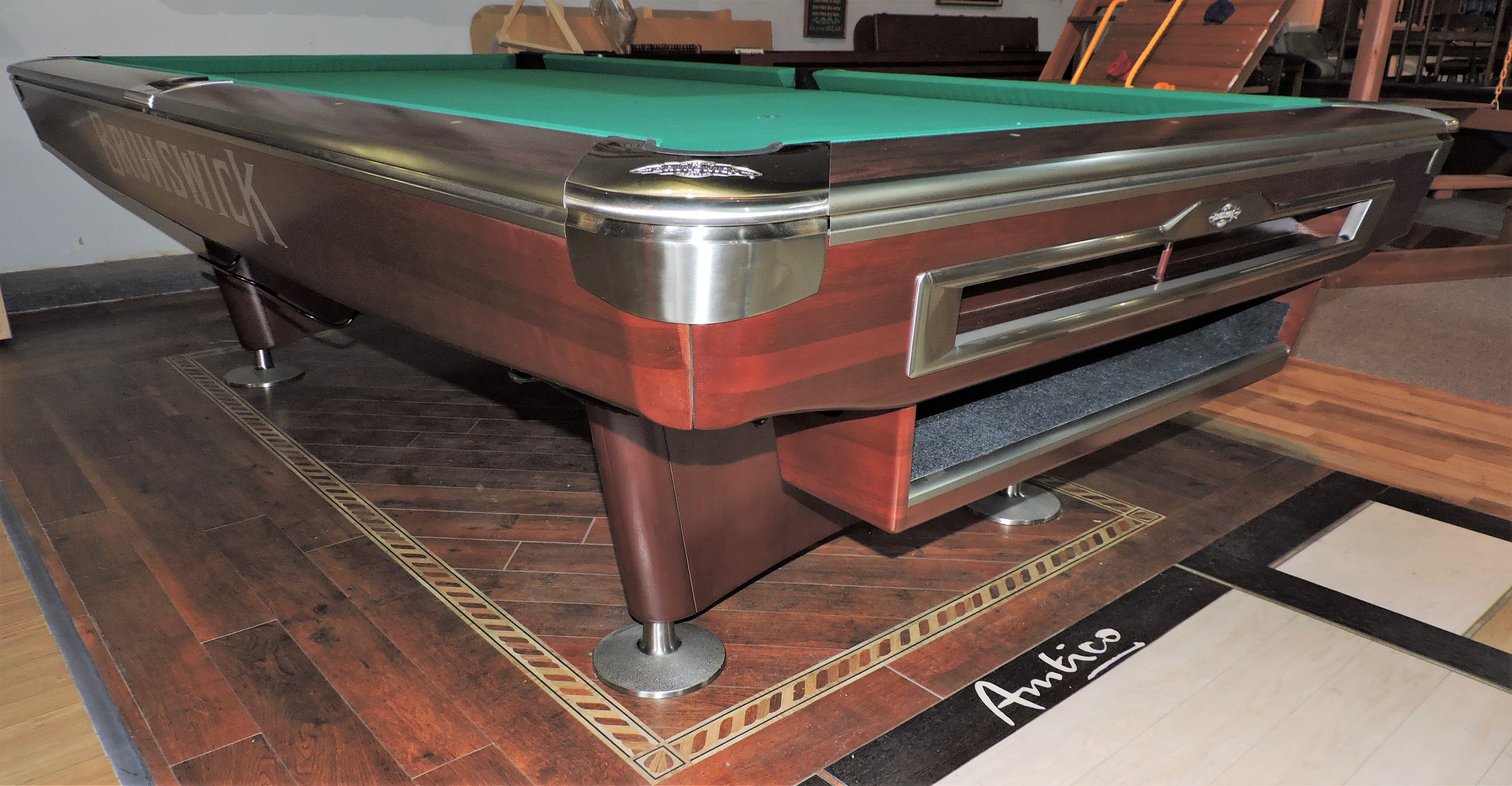 Brunswick Gold Crown V