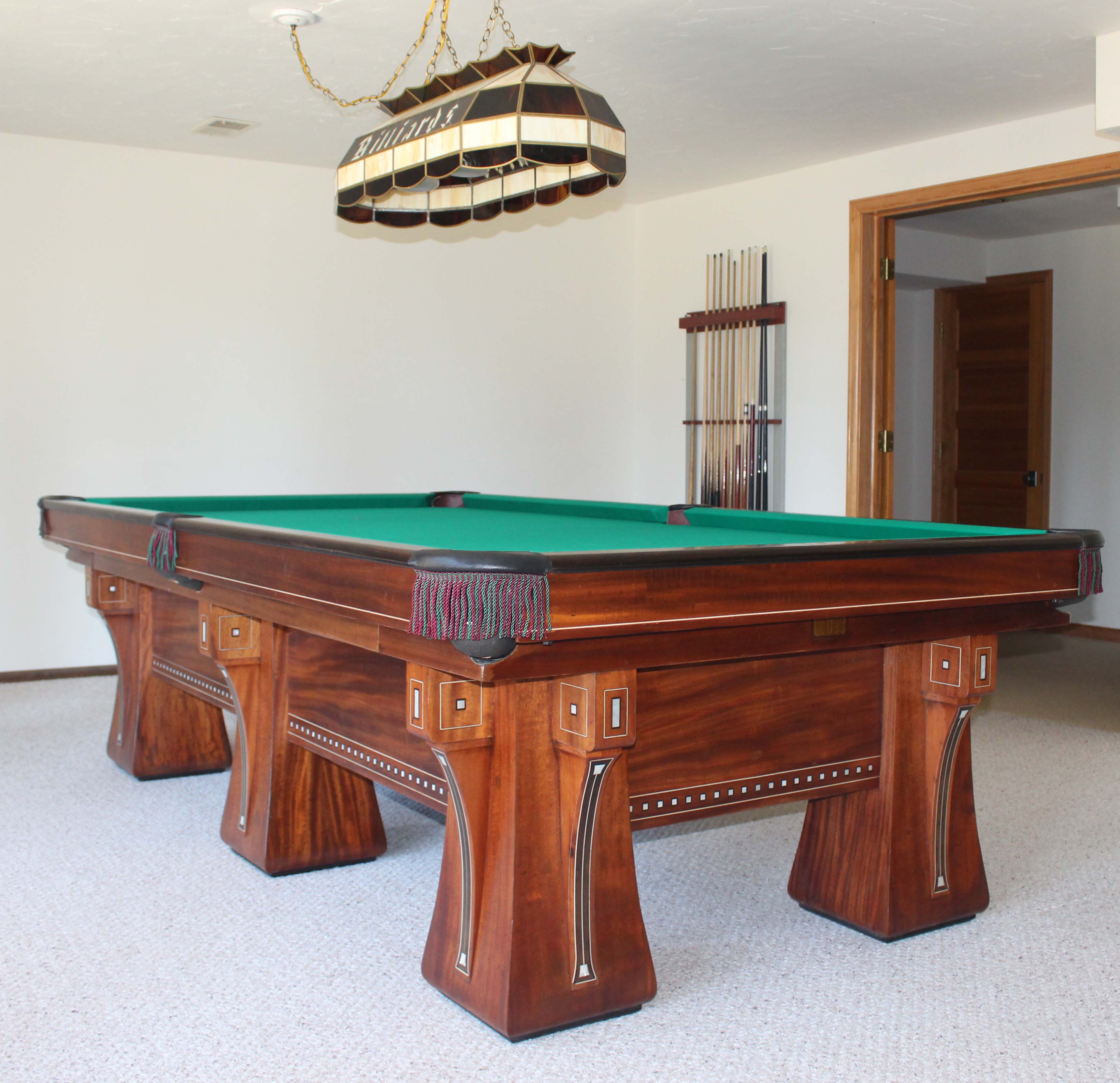 6 legged arcade pool table