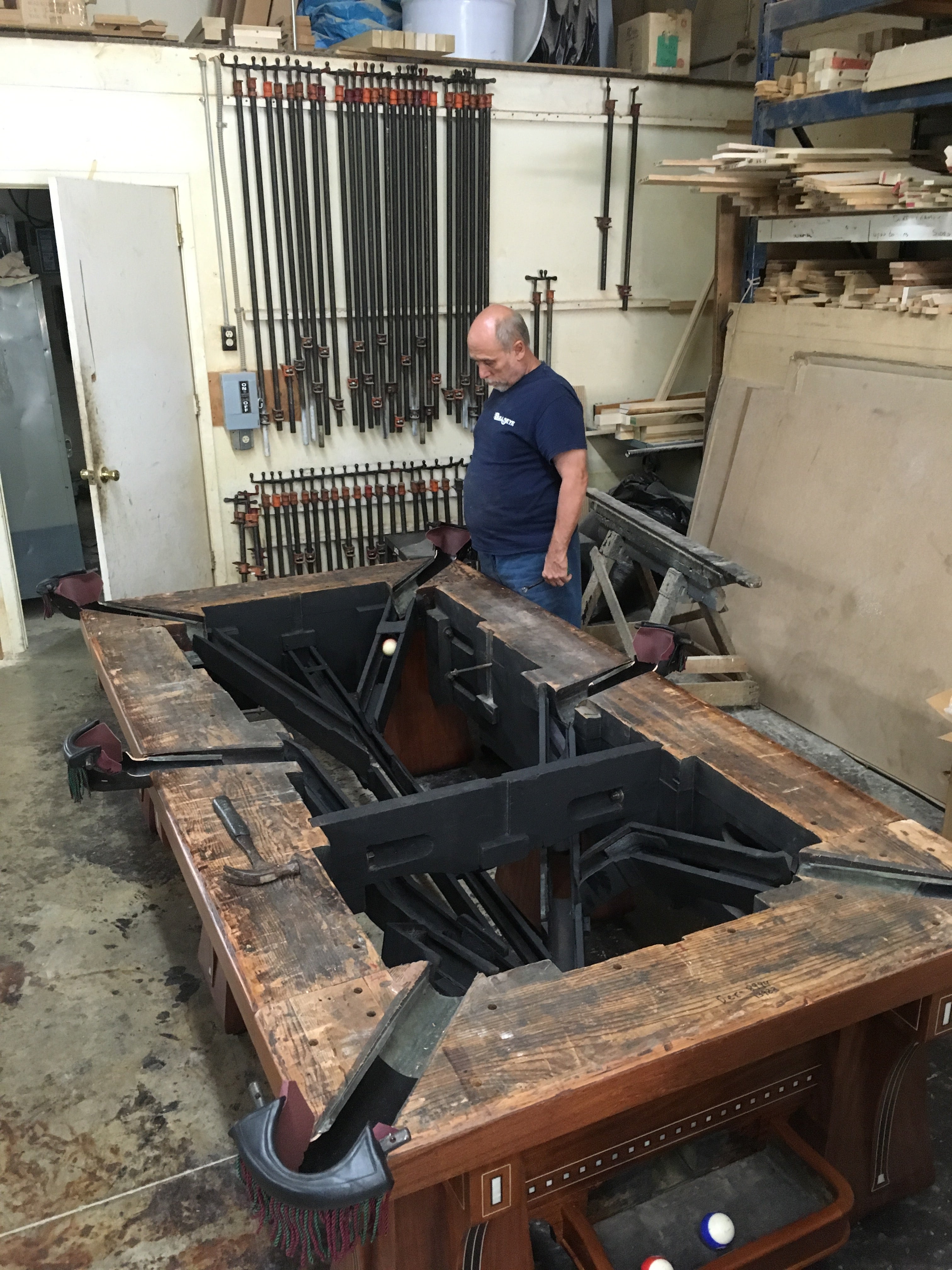 6 legged arcade pool table